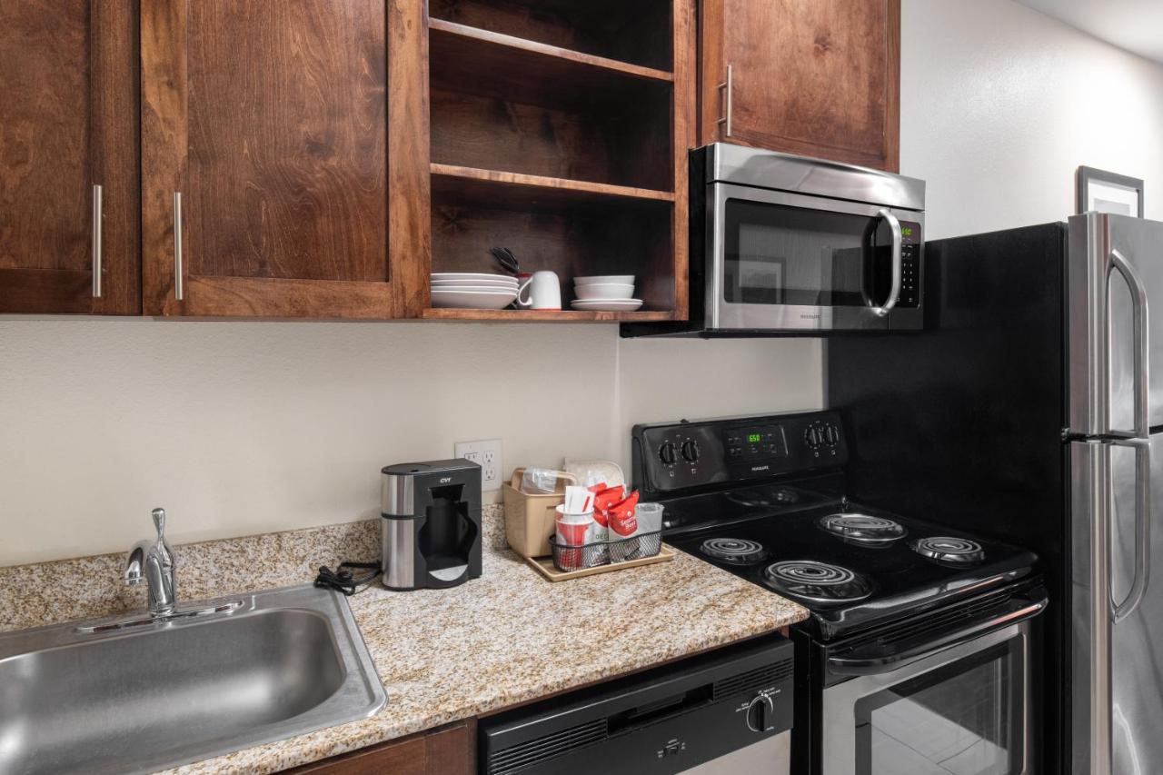Home Away Kitchen Suites Enid 外观 照片