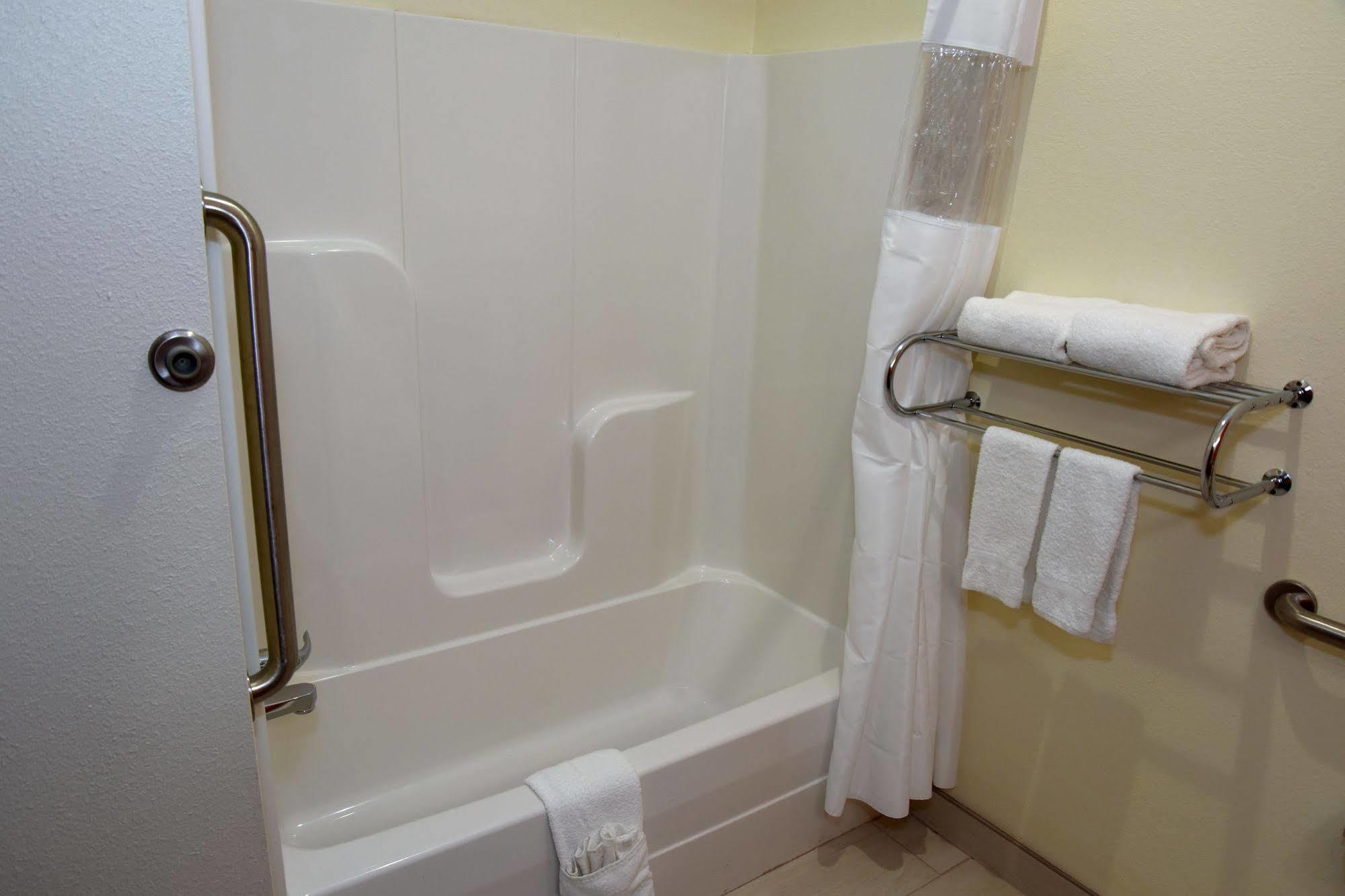 Home Away Kitchen Suites Enid 外观 照片