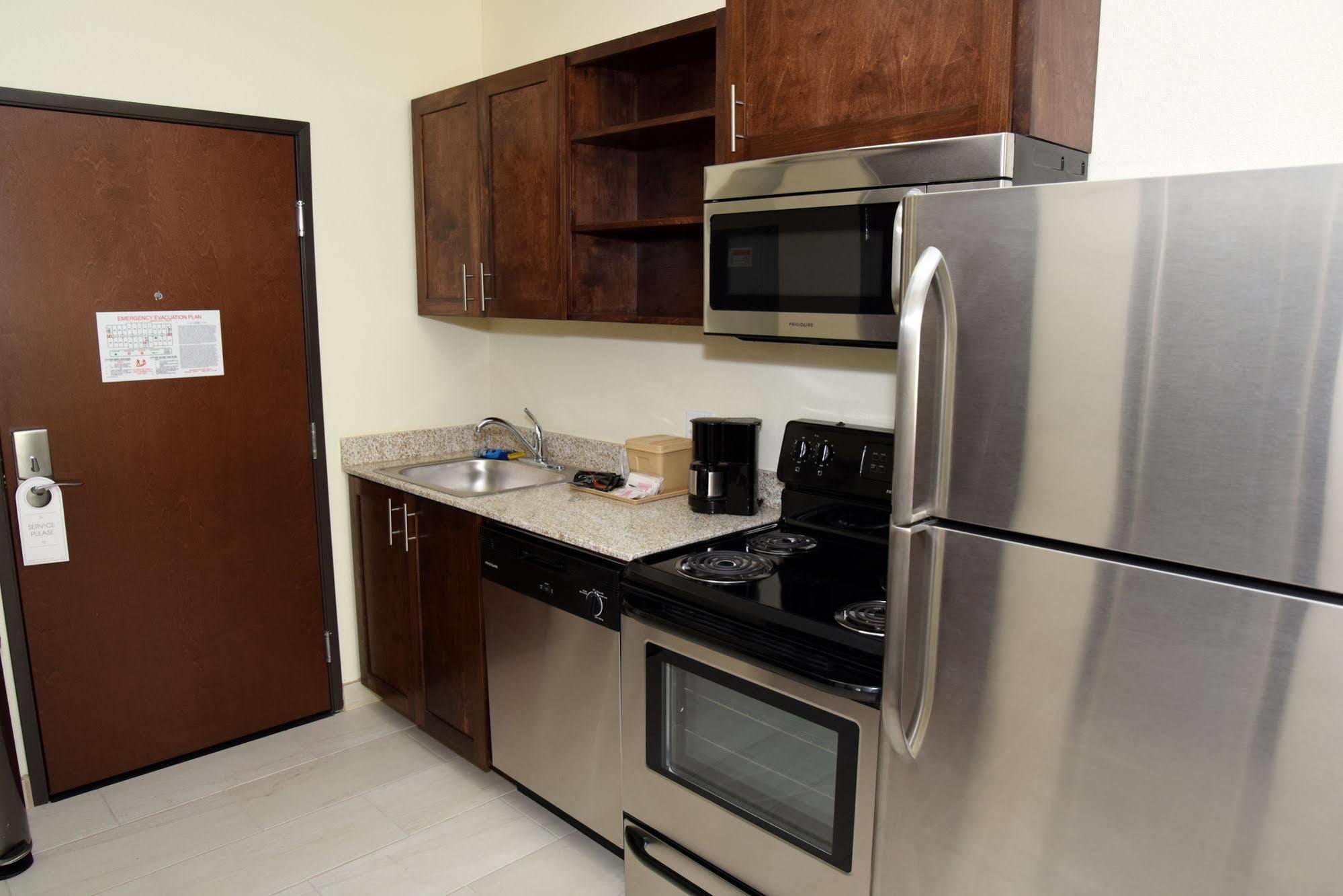 Home Away Kitchen Suites Enid 外观 照片